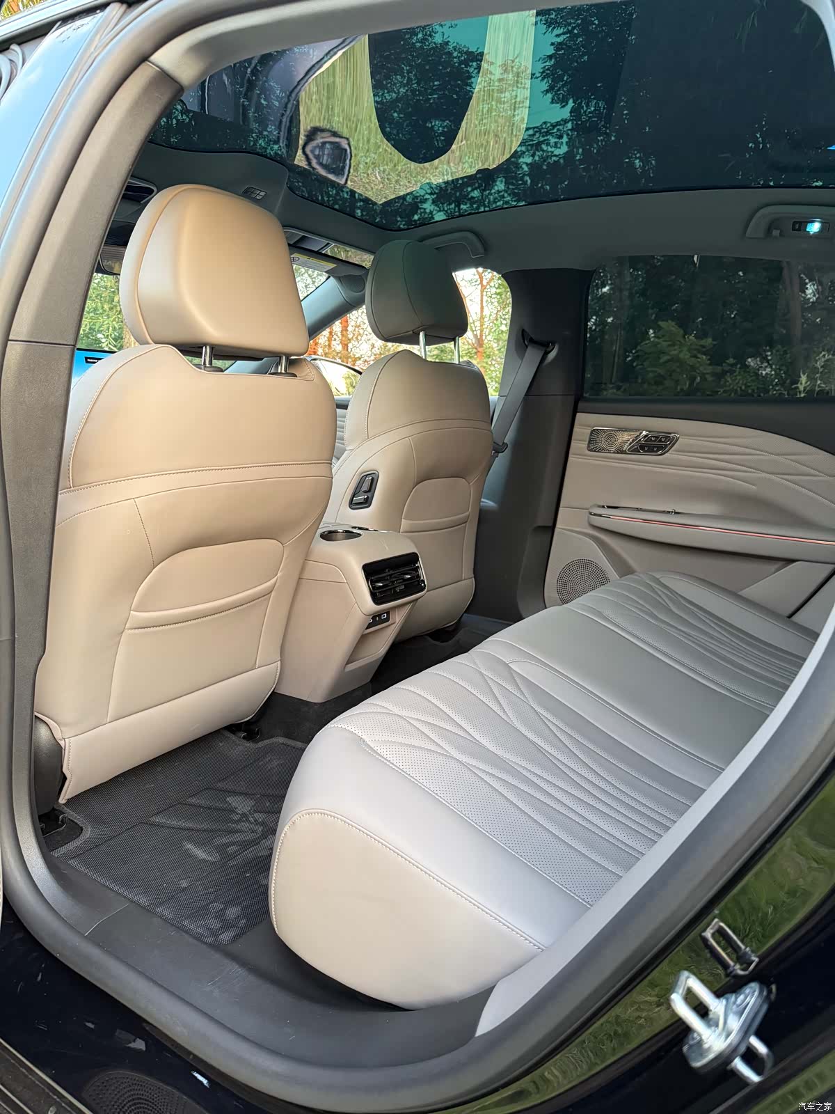 Geely 8, 2025 все фото