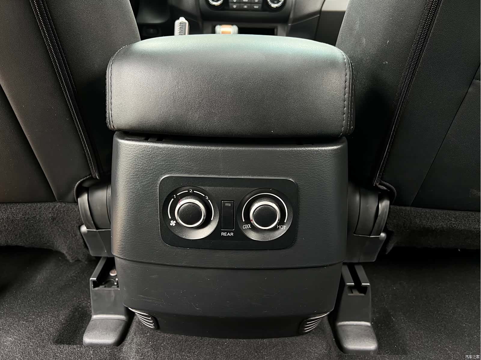 Mitsubishi Pajero, 2020 17