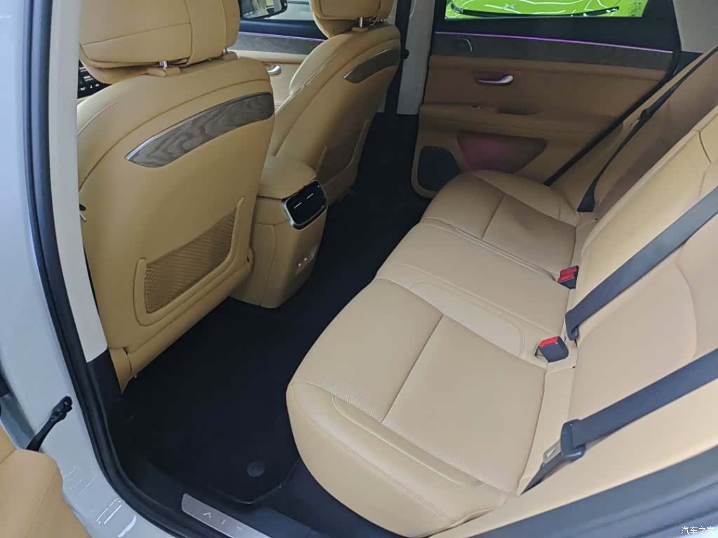 AITO M5, 2022 3