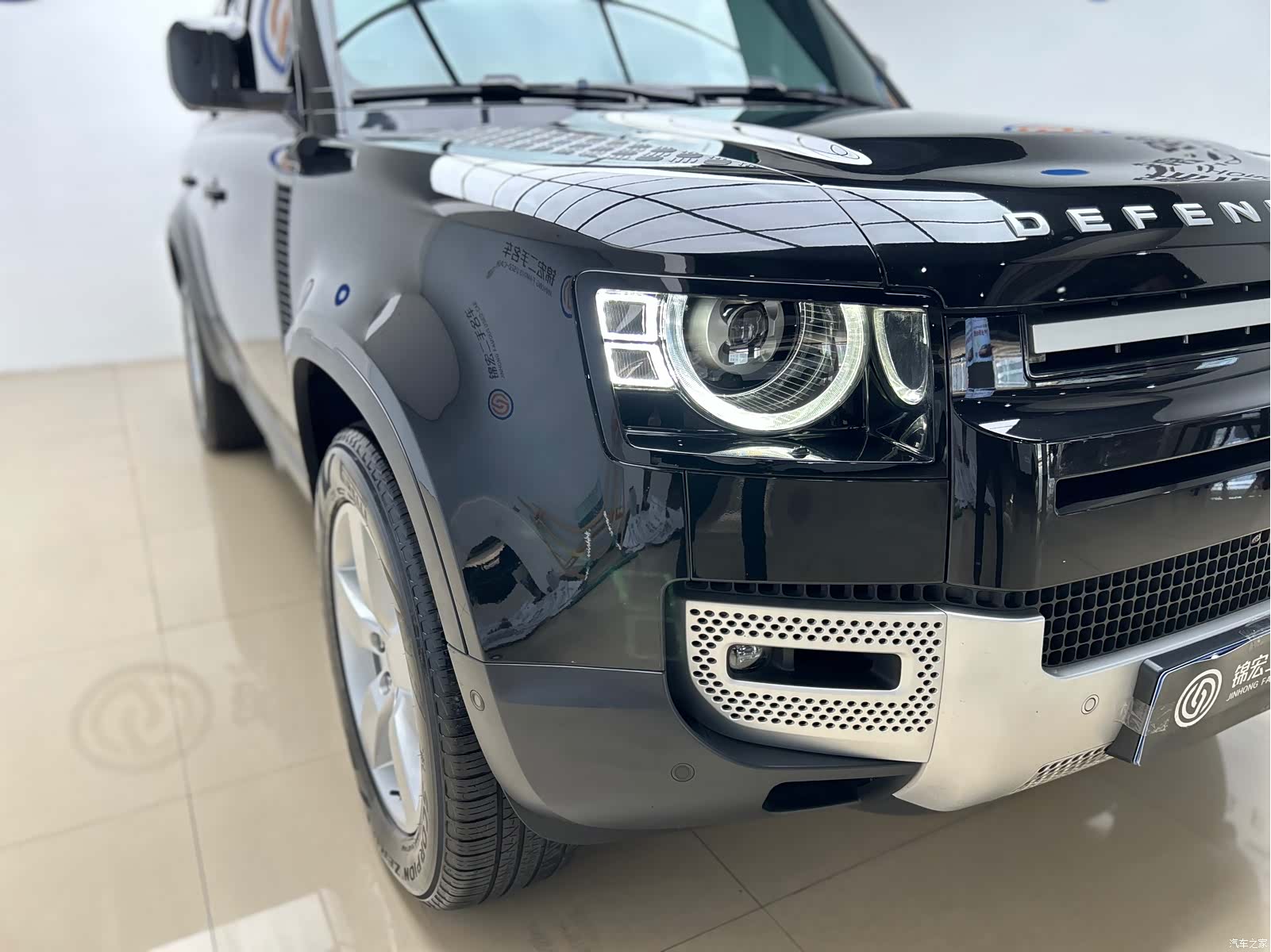 Land Rover Defender, 2024 4