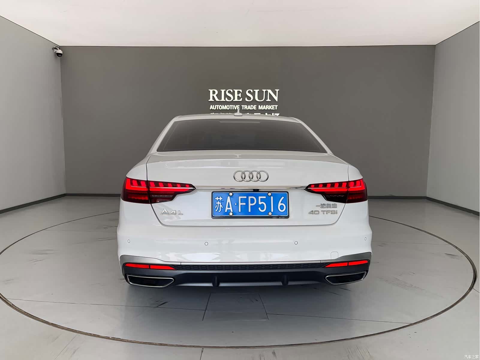 Audi A4L, 2021 все фото