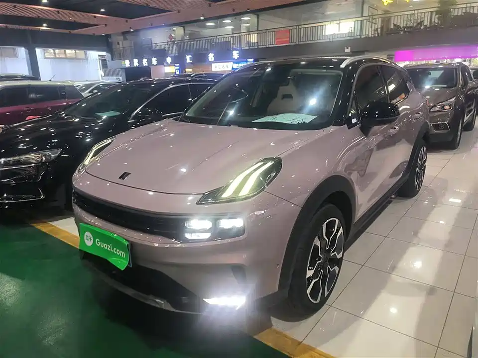 Lynk & Co 06 Lynk & Co 06
