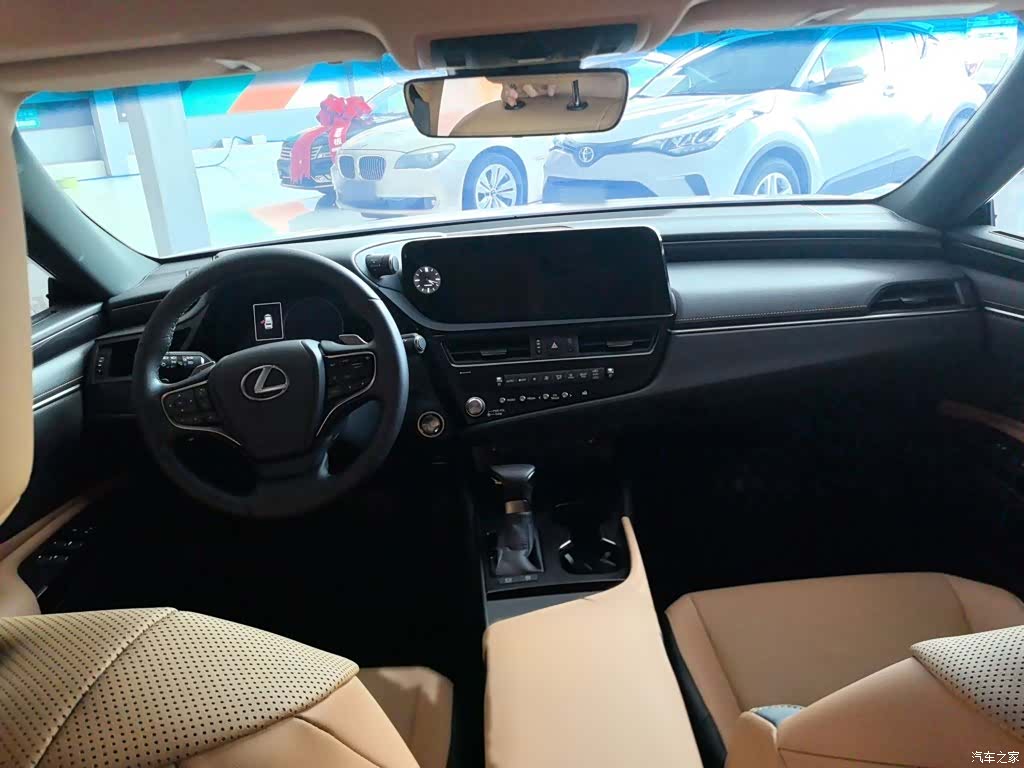 Lexus ES, 2024 12