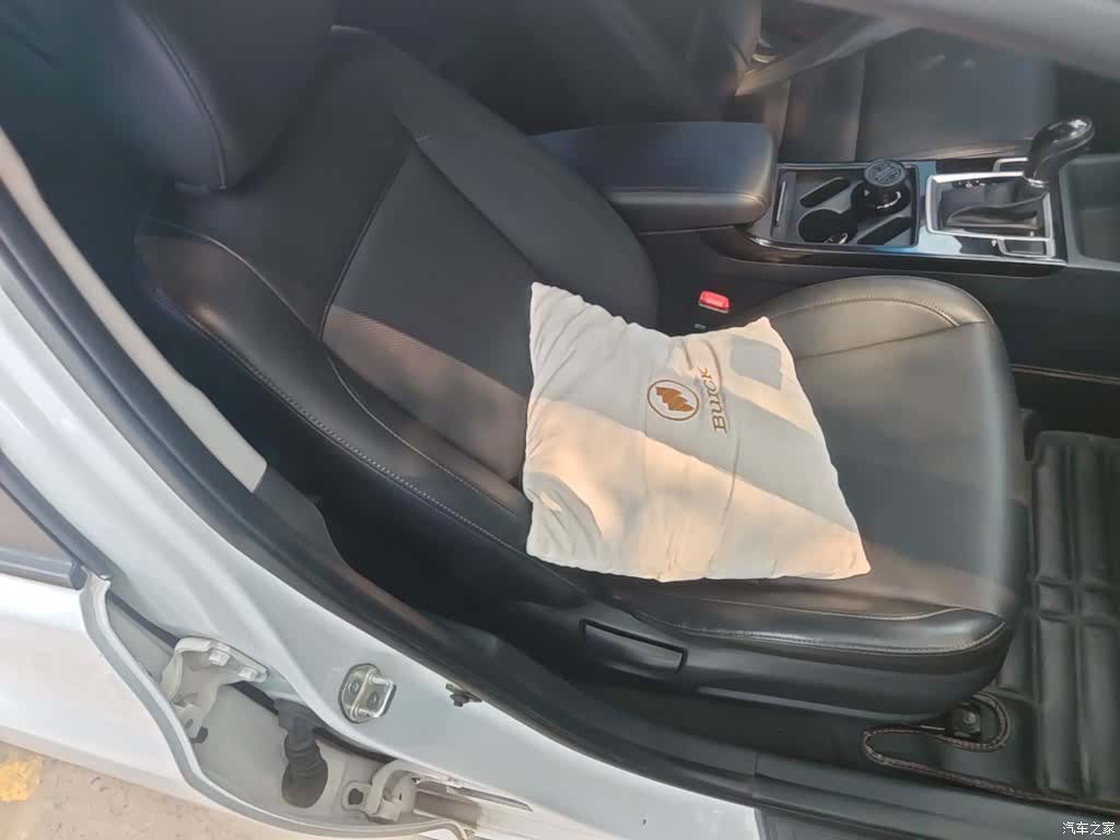 Hyundai GLS, 2015 25