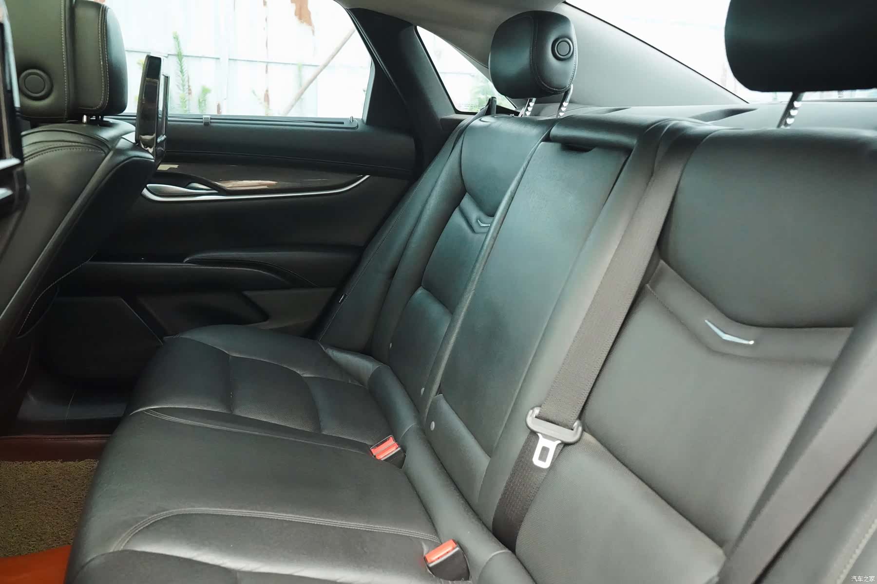 Cadillac XTS, 2013 12