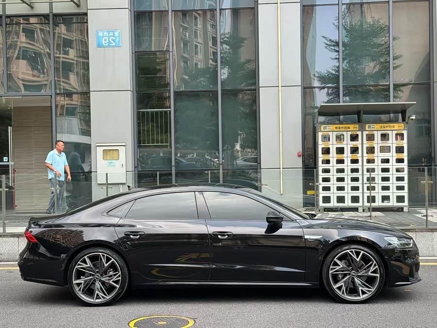 Audi A7L 2023, фото 2