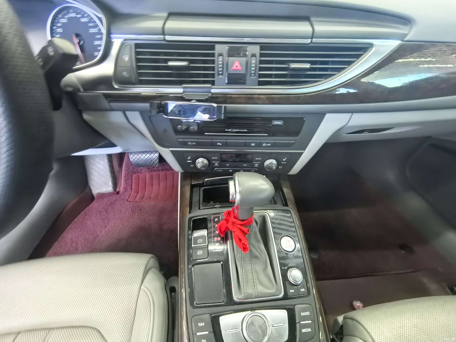 Audi A6L, 2013 9