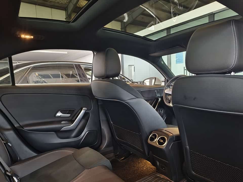 Mercedes-Benz Class A Mercedes-Benz Class A