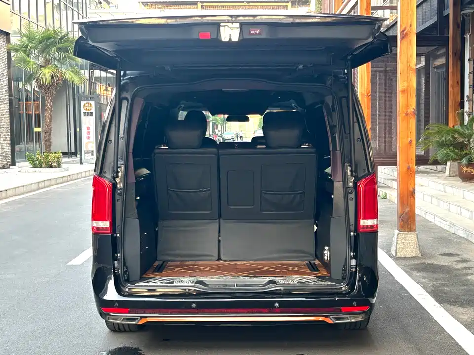 Mercedes-Benz V-class