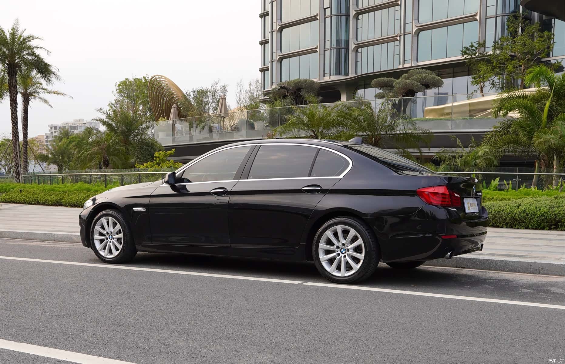 BMW 5 Series, 2011 11