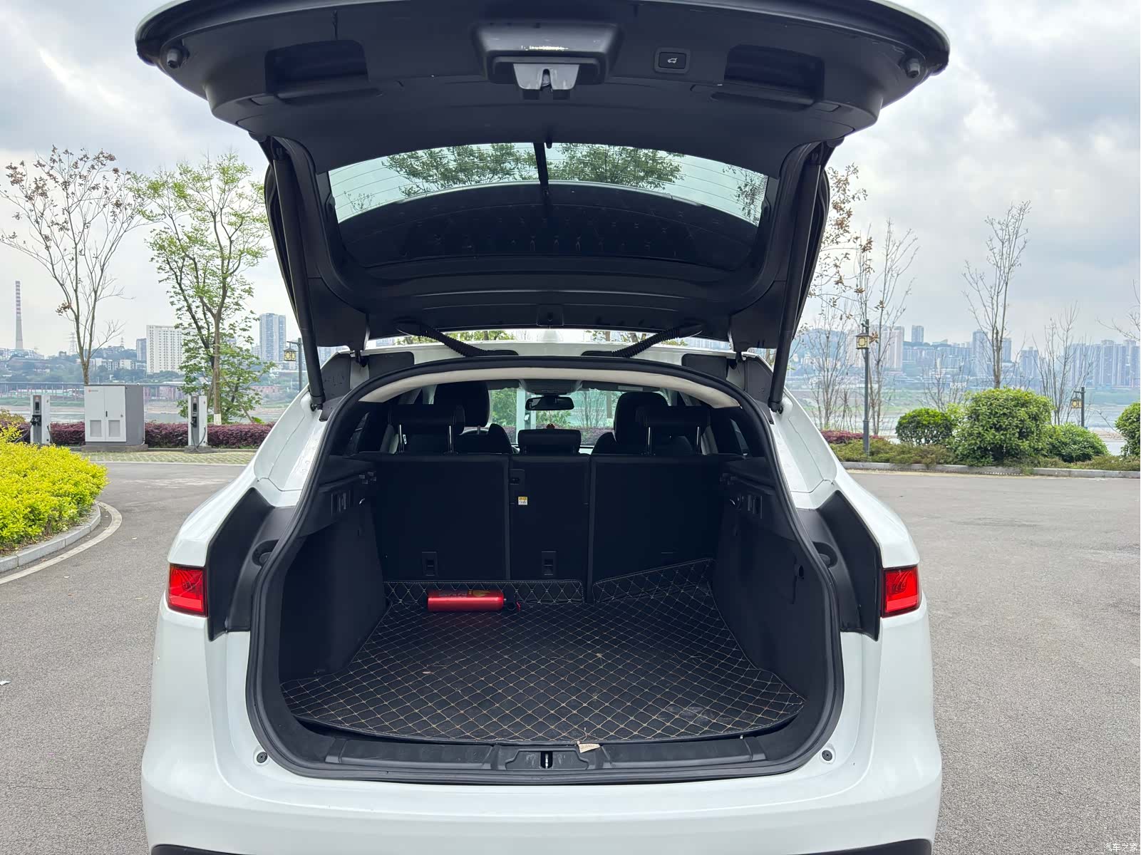 Jaguar F-PACE, 2017 17