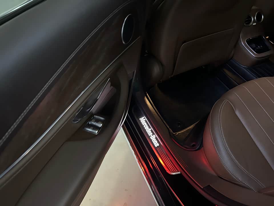 Mercedes-Benz E-class Mercedes-Benz E-class