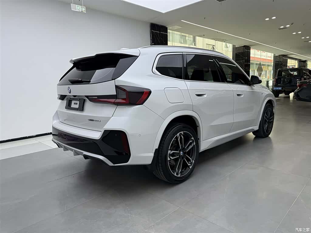 BMW X1, 2024 все фото