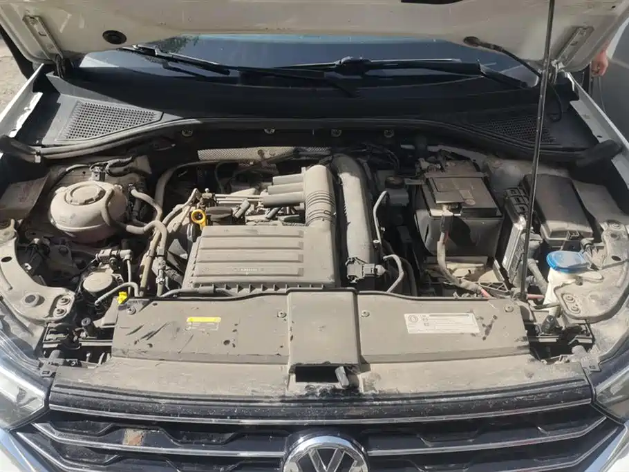 Volkswagen T-ROC exploring Songs