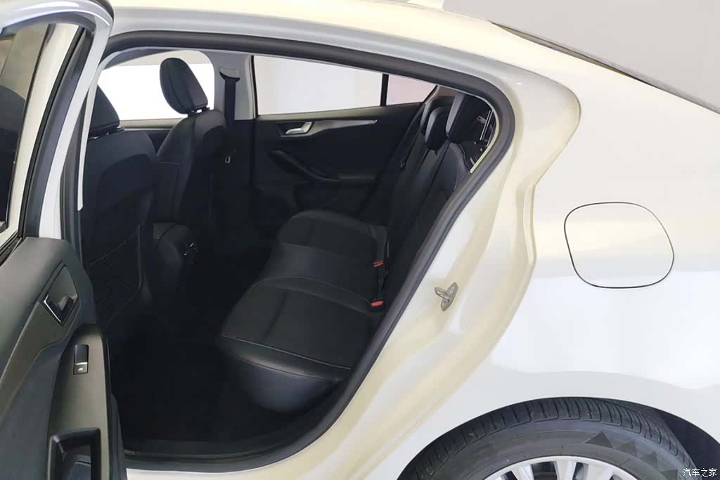 Ford Focus, 2020 11