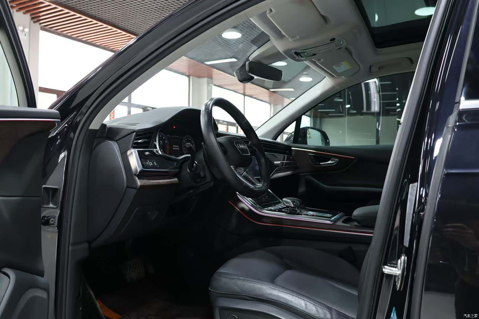 Audi Q7, 2021 все фото