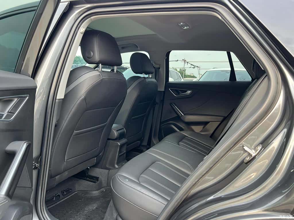 Audi Q2L, 2022 14