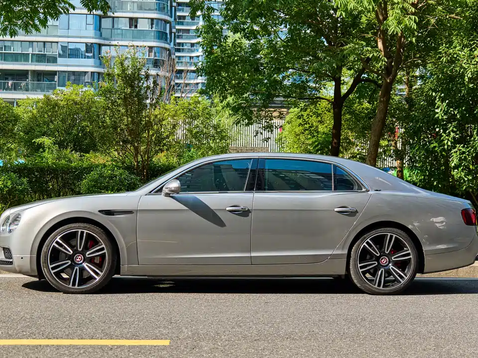 Bentley Flying