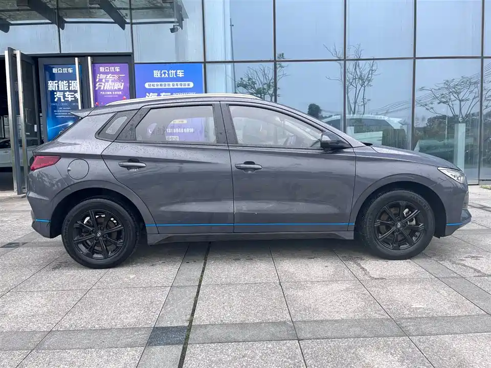 BYD e2