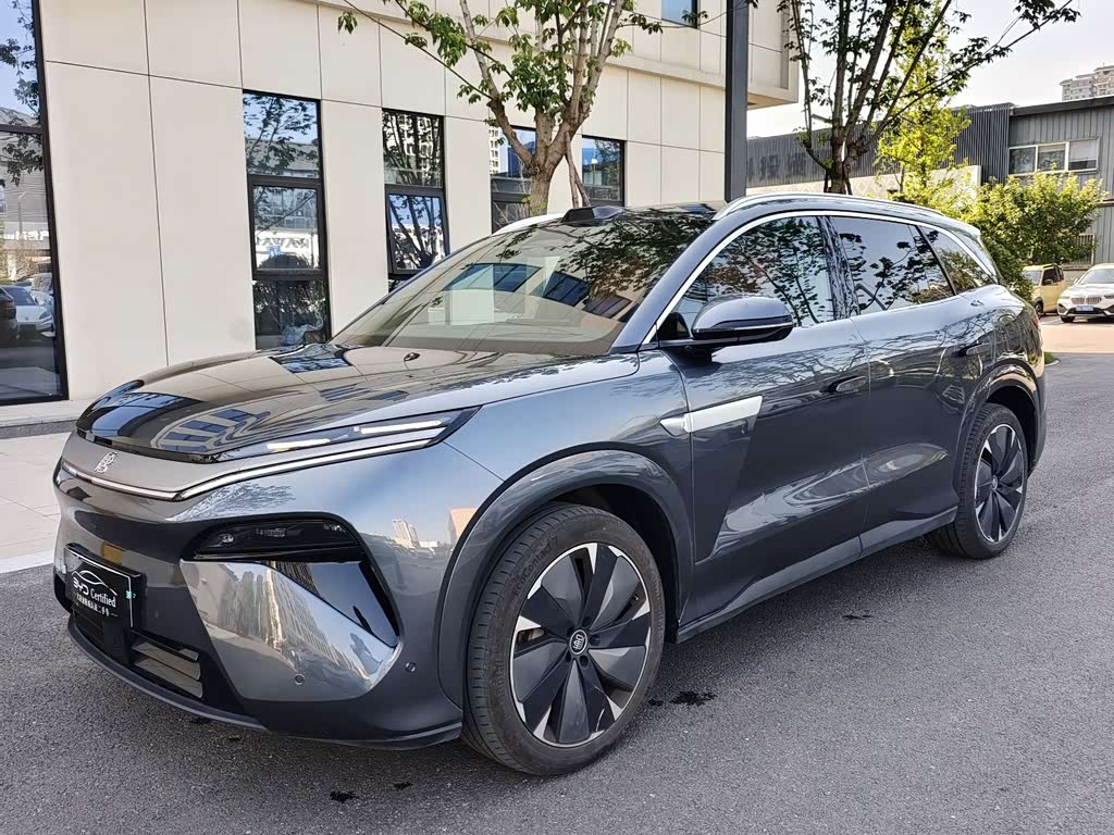 BYD Tang L
