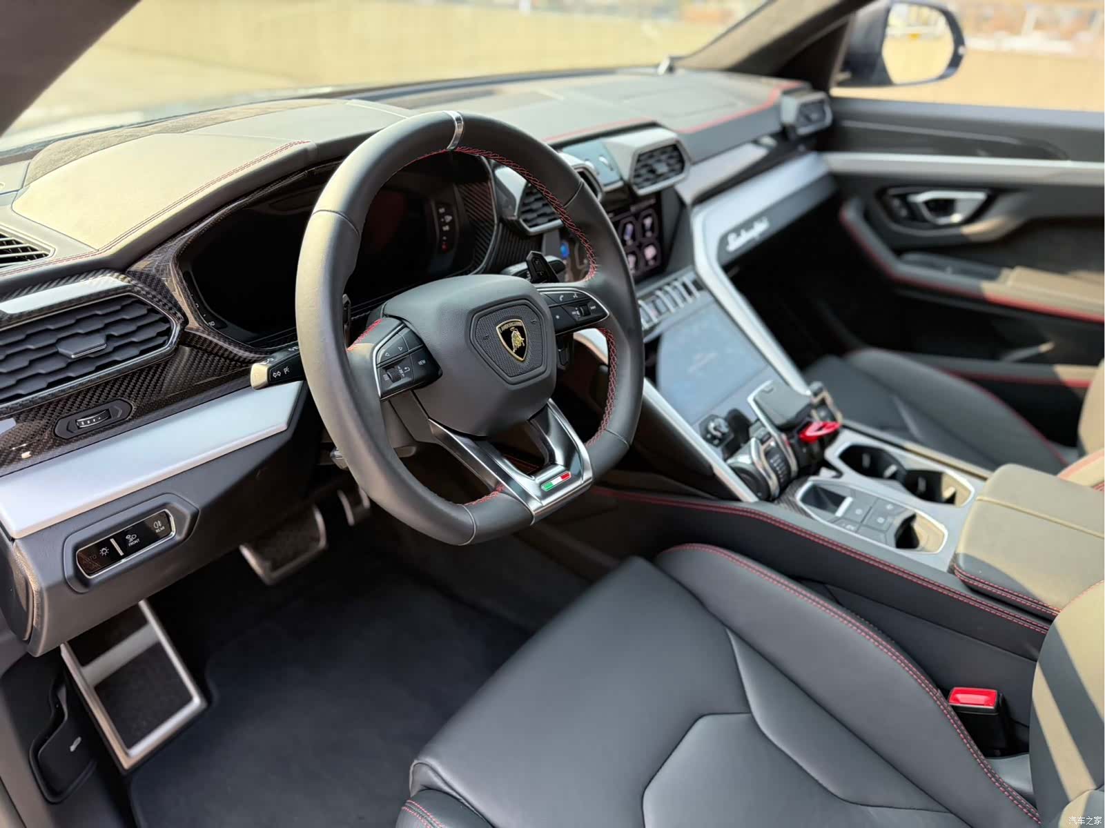 Lamborghini Urus, 2019 16