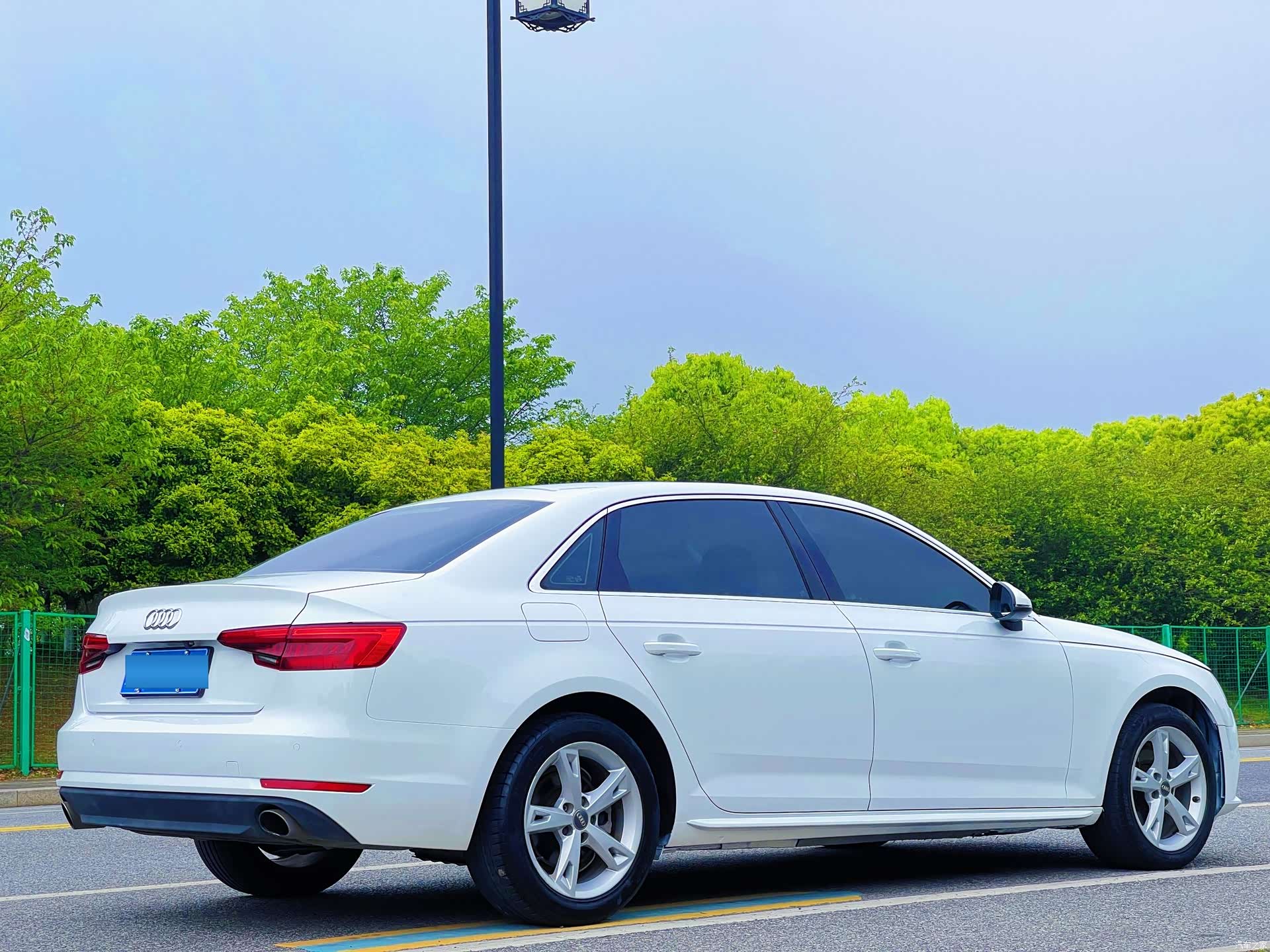 Audi A4L, 2017 14