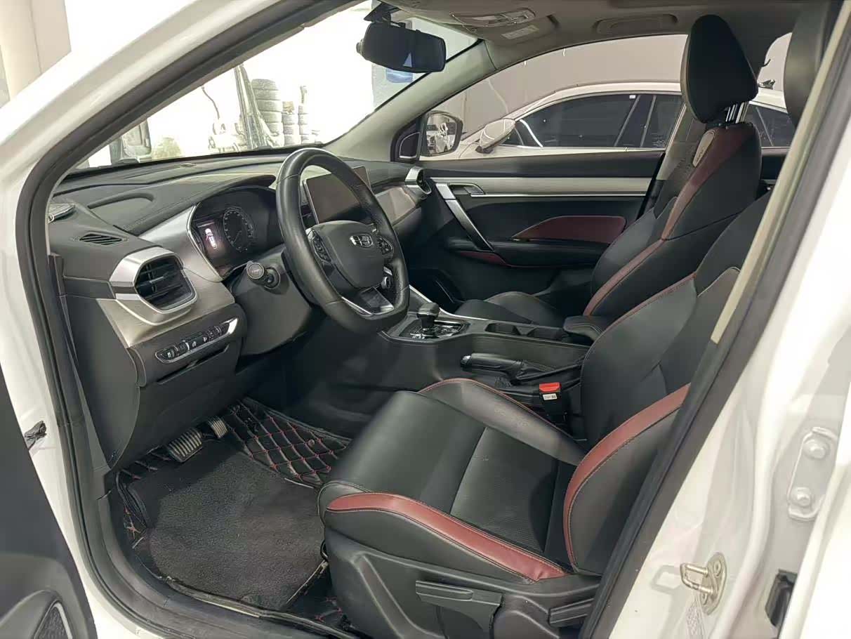 Geely Coolray, 2022 4