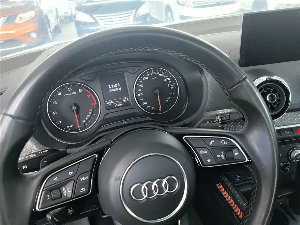 Audi Q2L