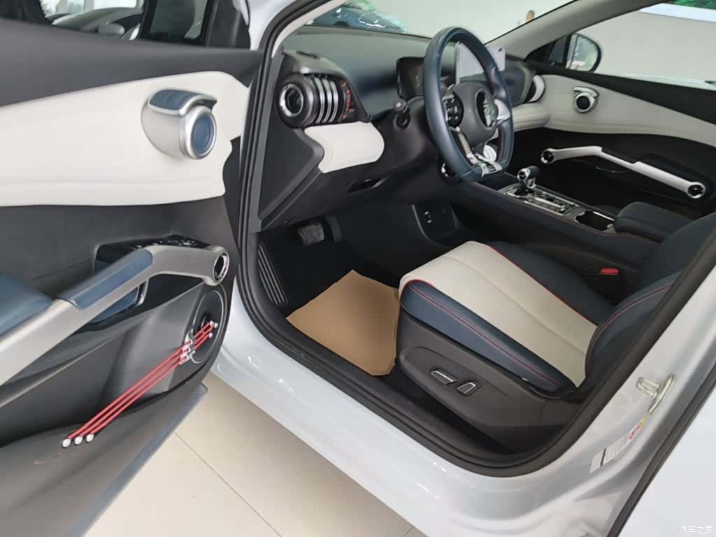 BYD Yuan, 2023 16