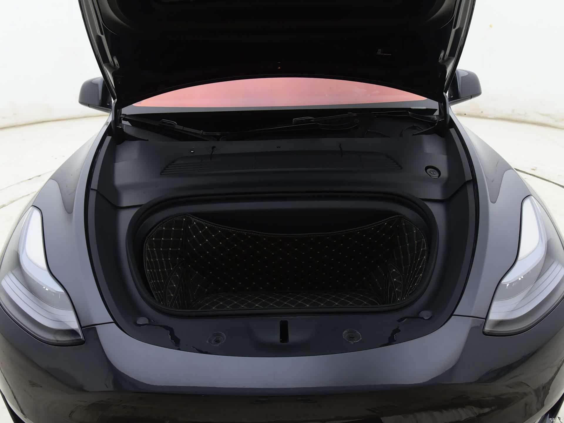 Tesla Model Y, 2024 15