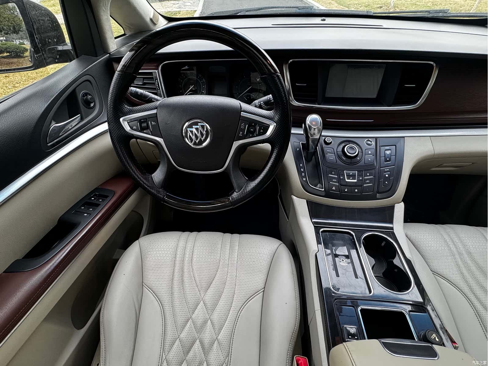 Buick GL8, 2018 9