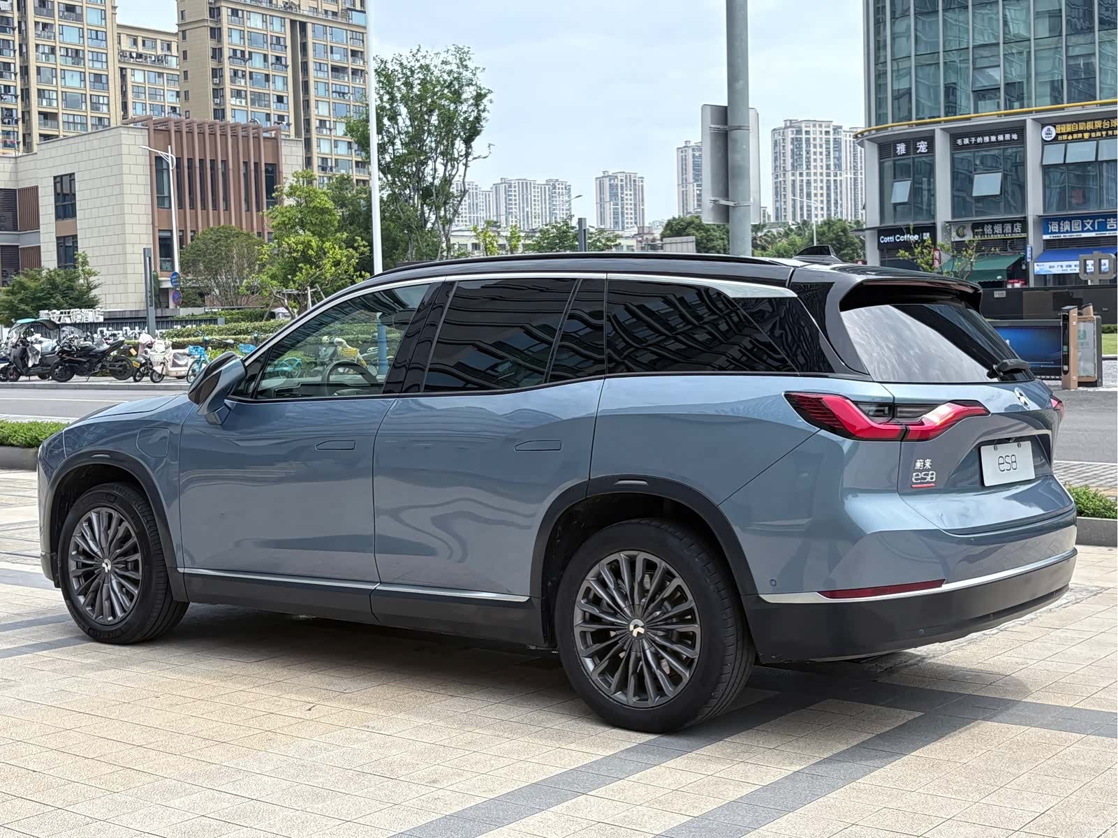 NIO ES8, 2021 3