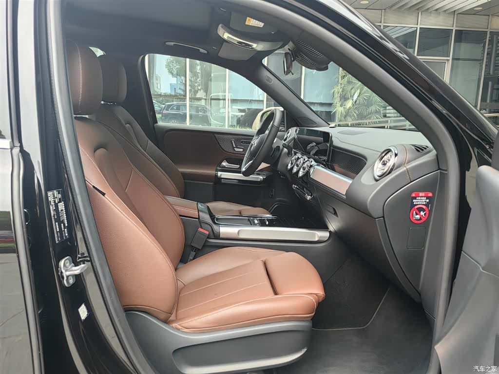 Mercedes-Benz GLB, 2025 16
