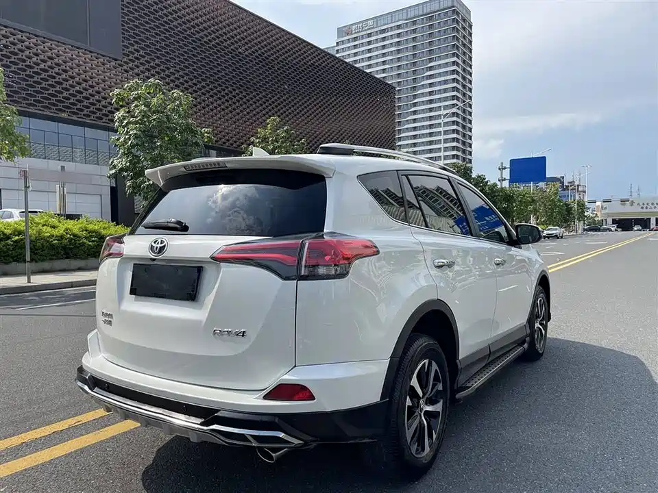 Toyota RAV4 Rongfang