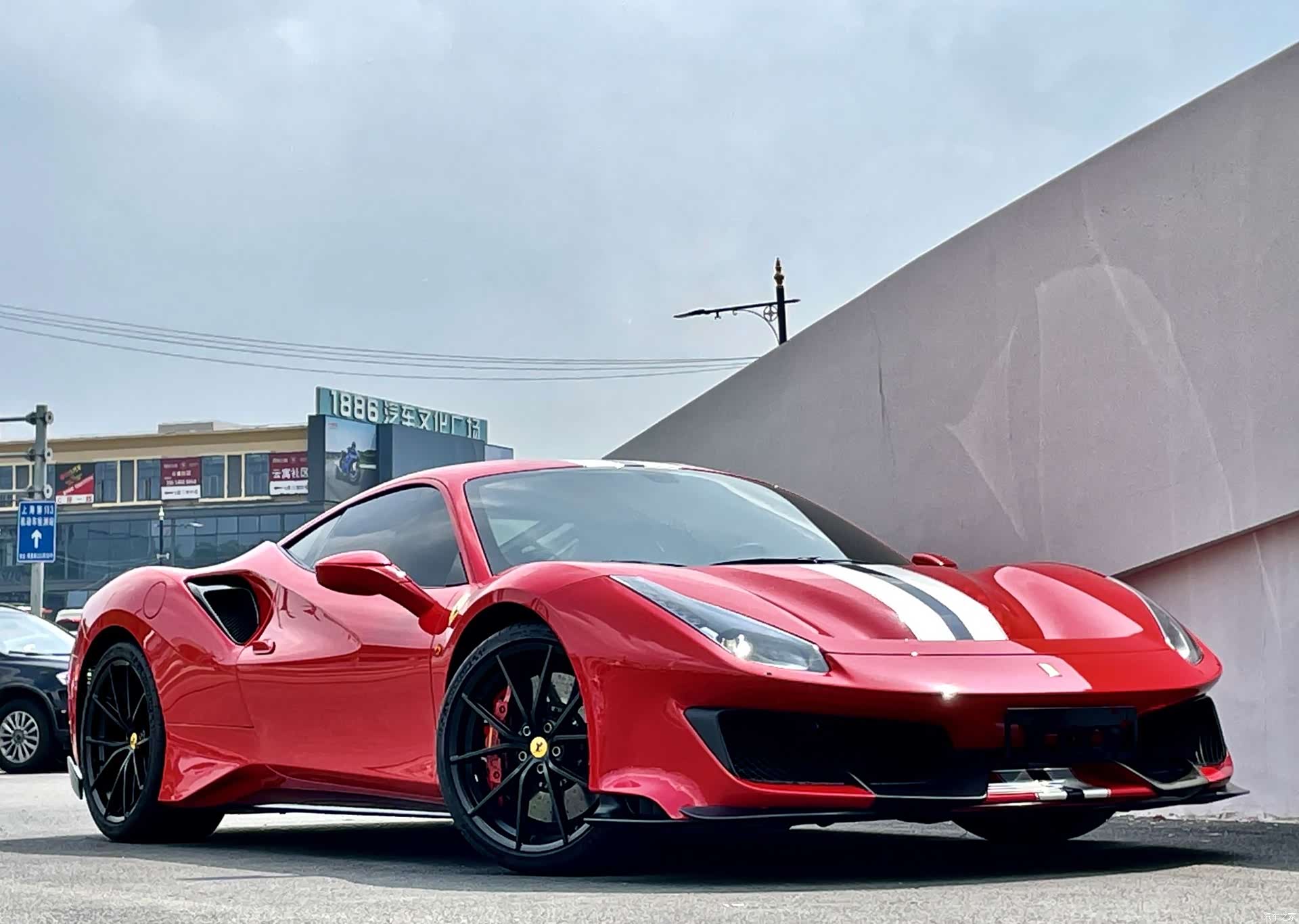 Ferrari 488, 2019 4