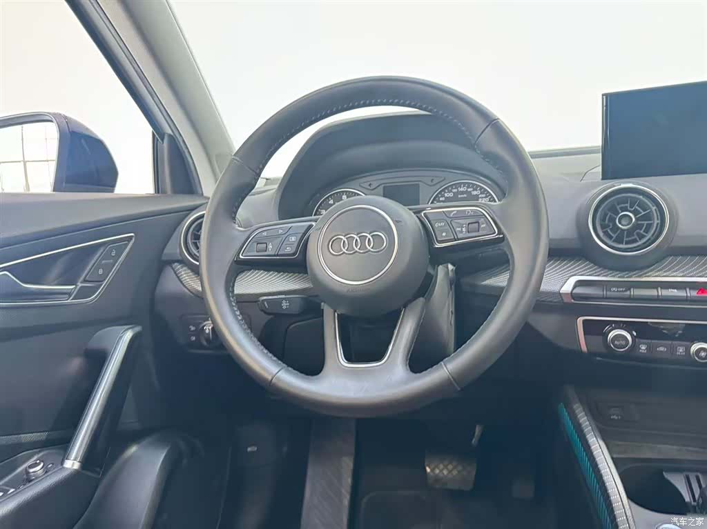 Audi Q2L, 2021 12