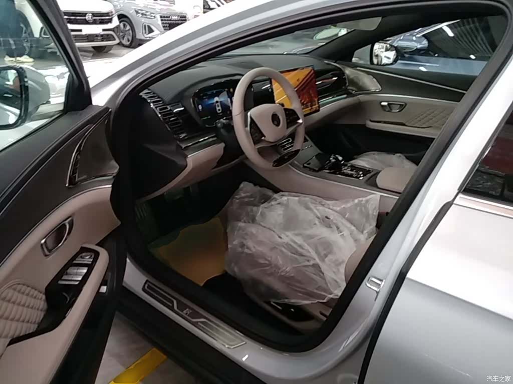 BYD Han, 2025 16