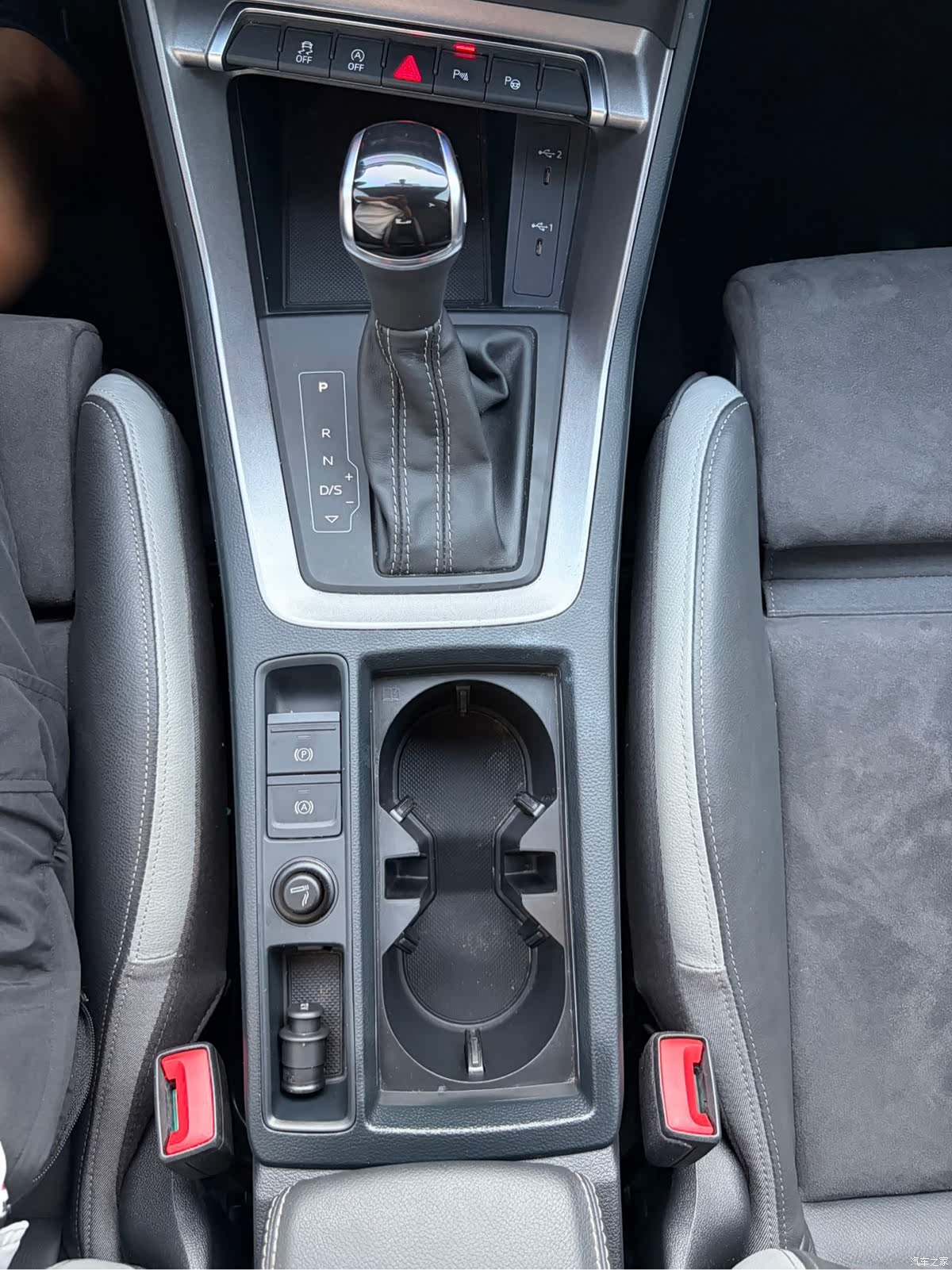 Audi Q3, 2022 11
