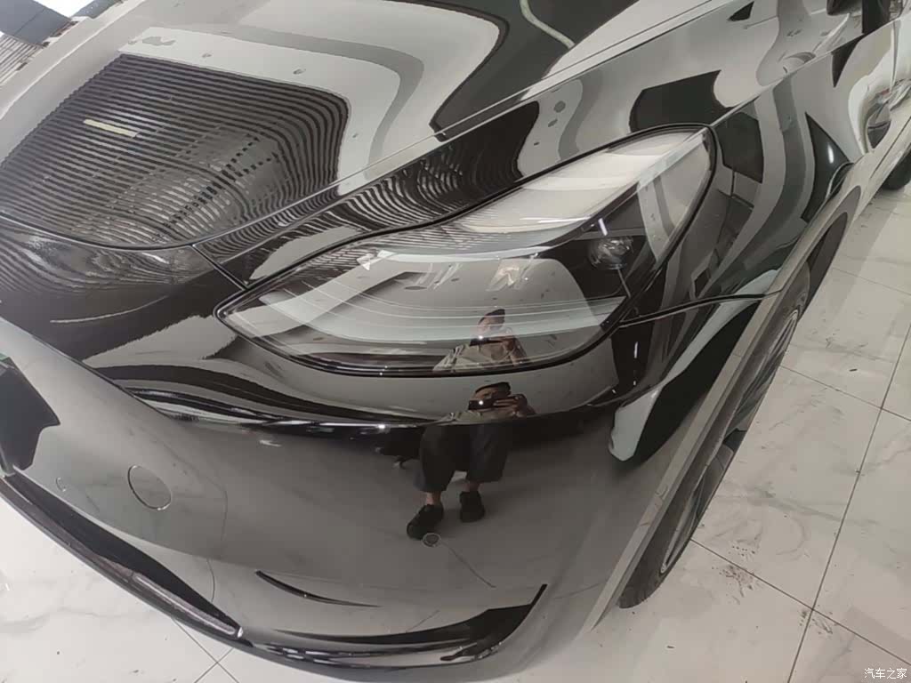 Tesla Model Y, 2024 18