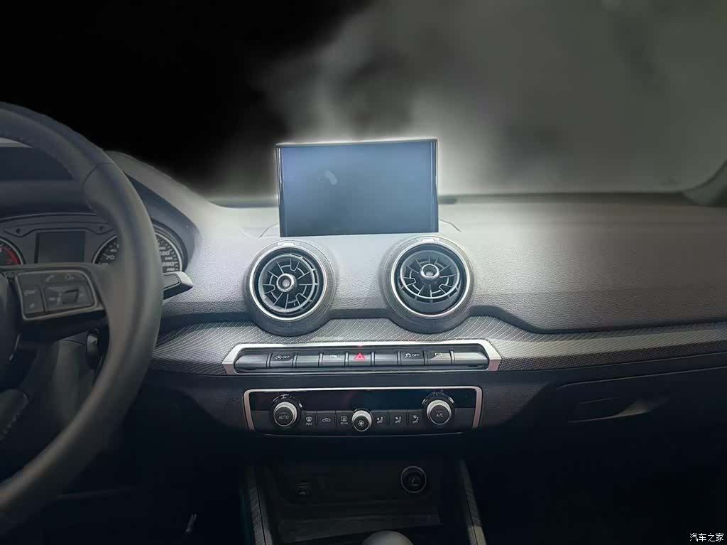 Audi Q2L, 2021 10
