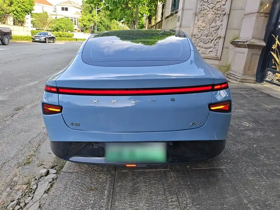 XPENG P7
