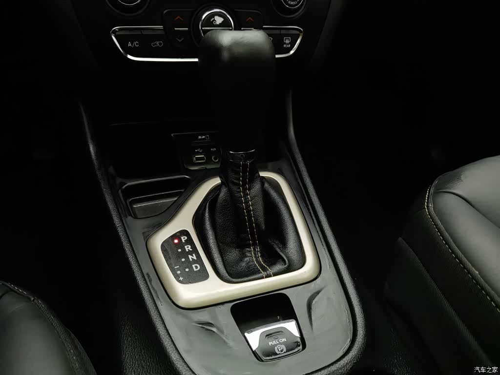 Jeep Cherokee, 2018 13