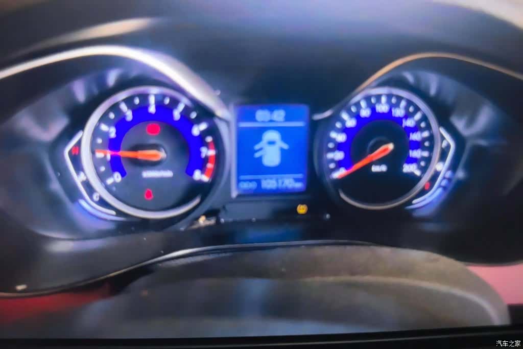 BAIC X35, 2017 14