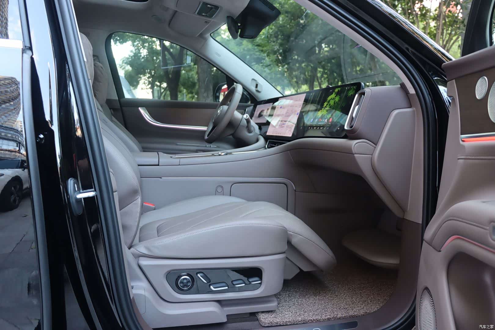 AITO M9, 2024 10