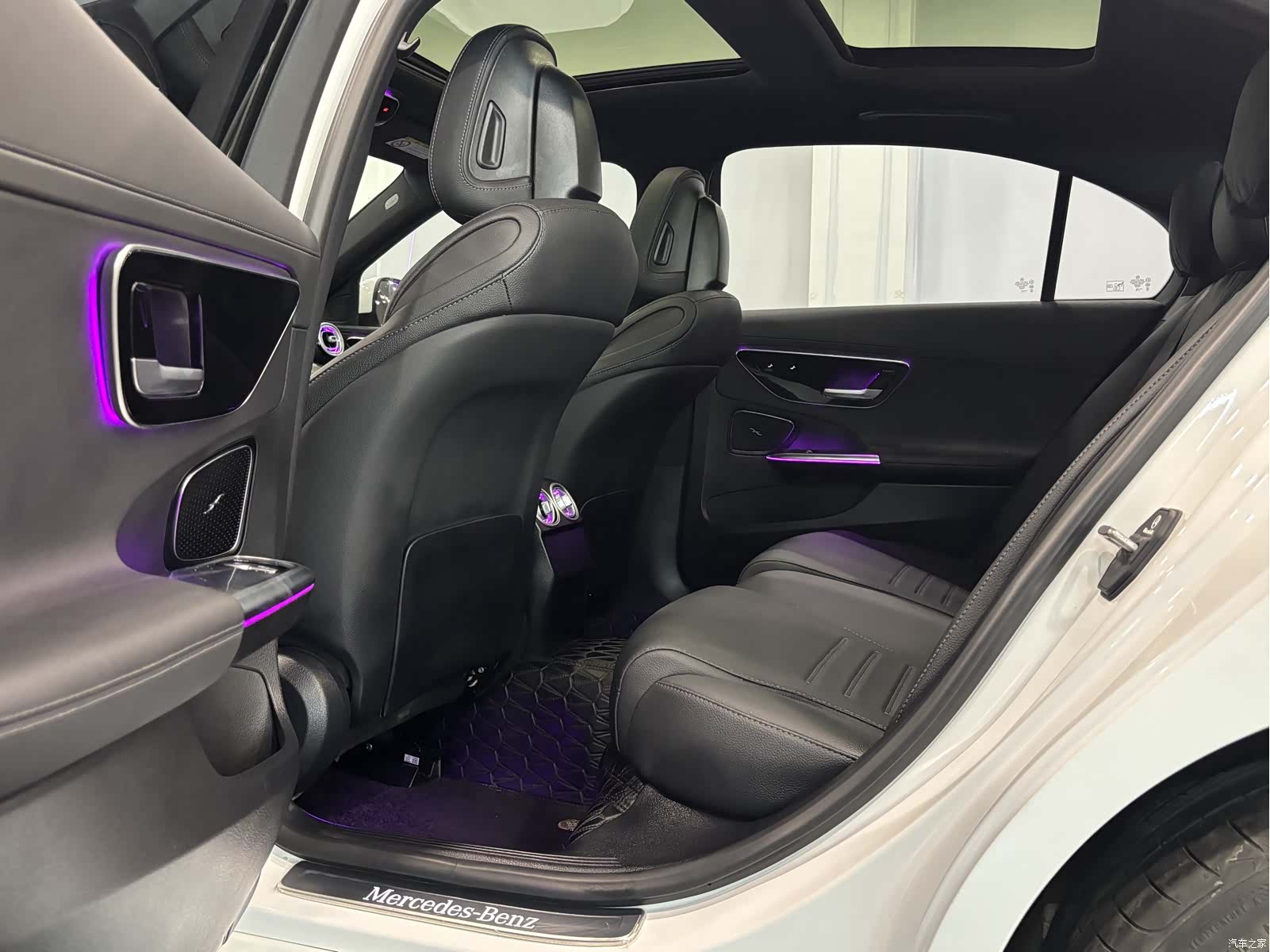 Mercedes-Benz C-Class, 2025 10