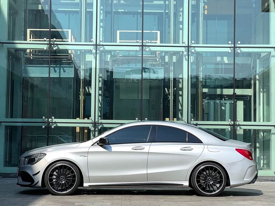 Mercedes-Benz CLA AMG Mercedes-Benz CLA AMG