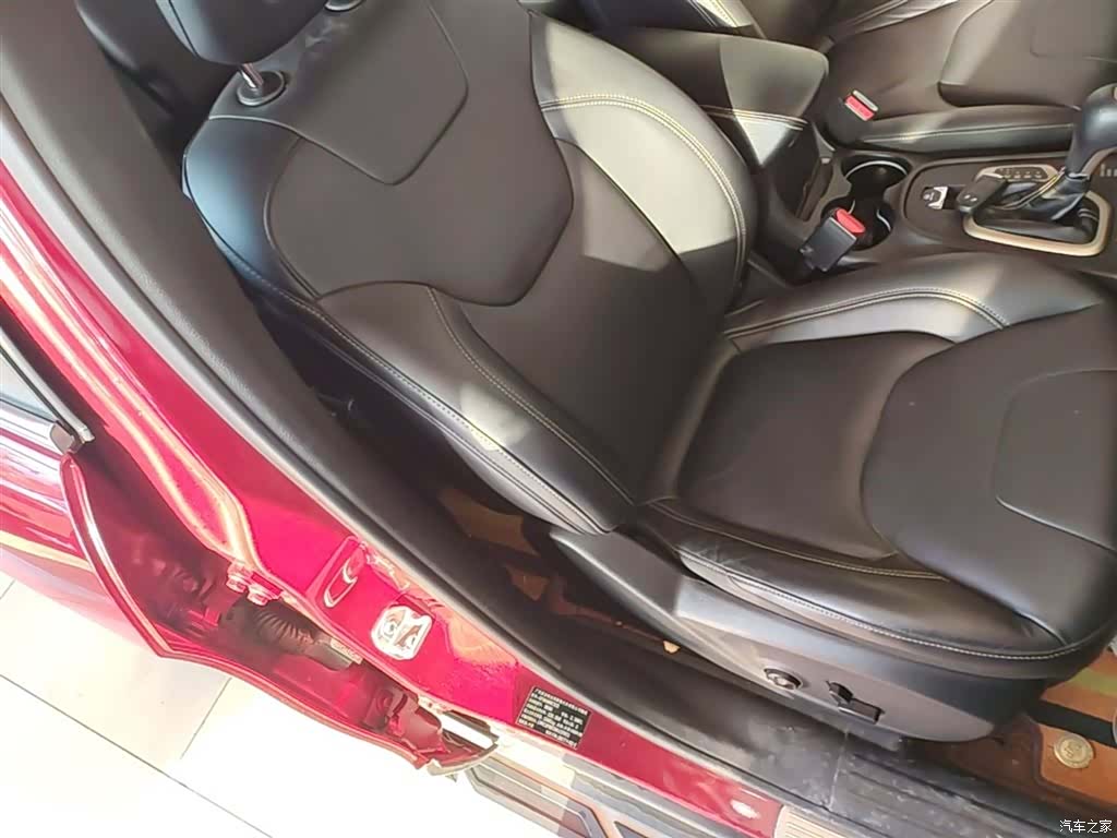 Jeep Cherokee, 2017 25