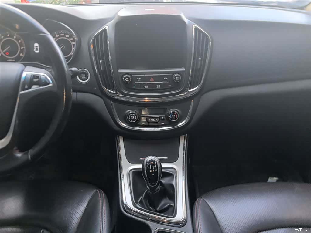 Wuling 560, 2017 13