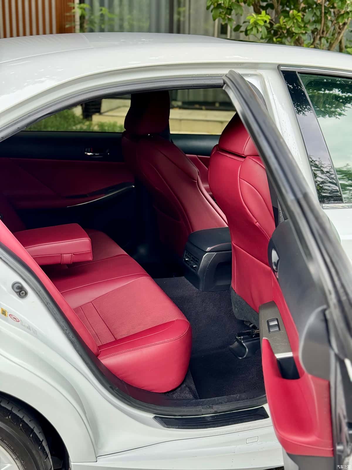 Lexus IS, 2015 12