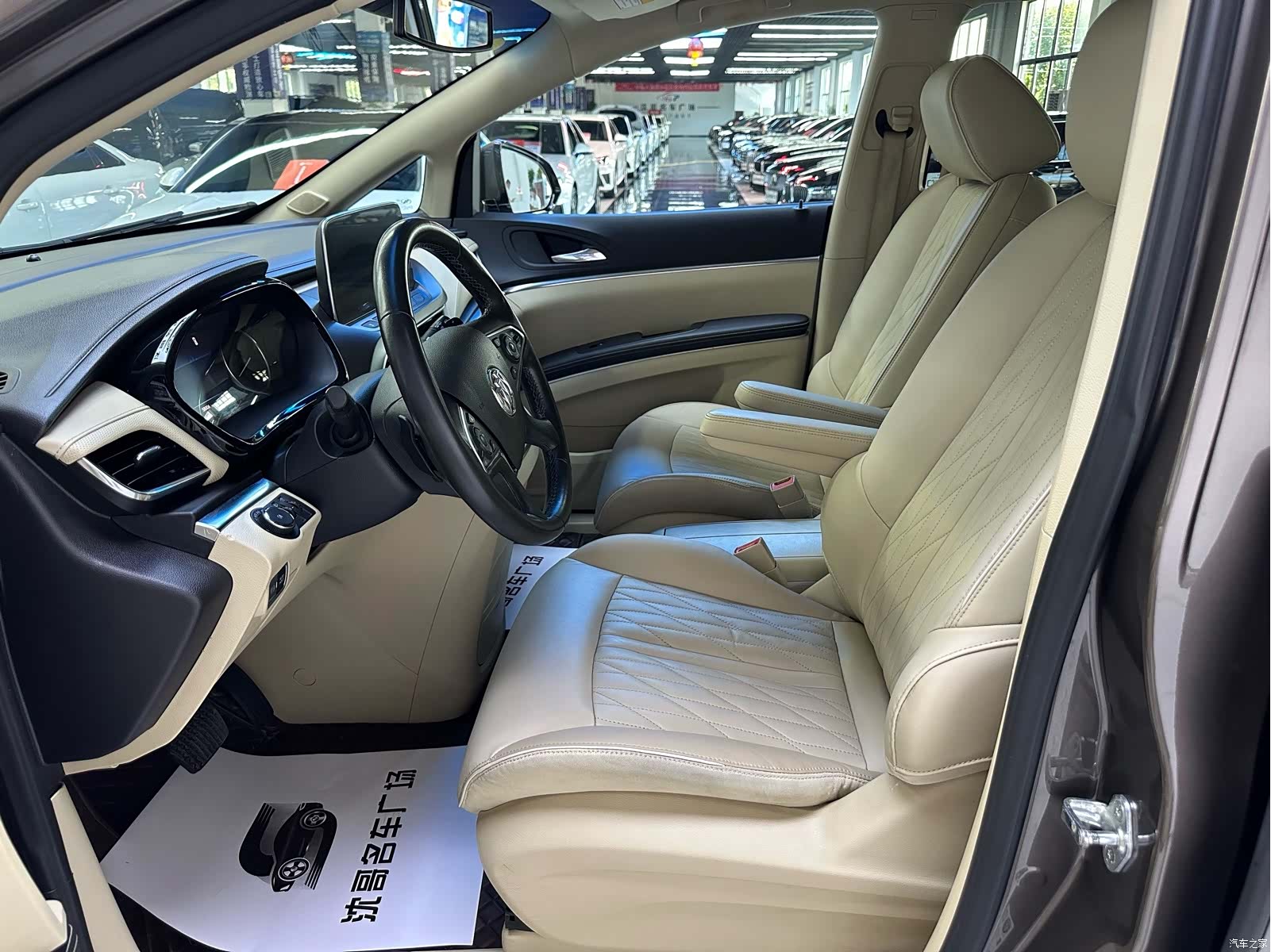 Buick GL8, 2023 4